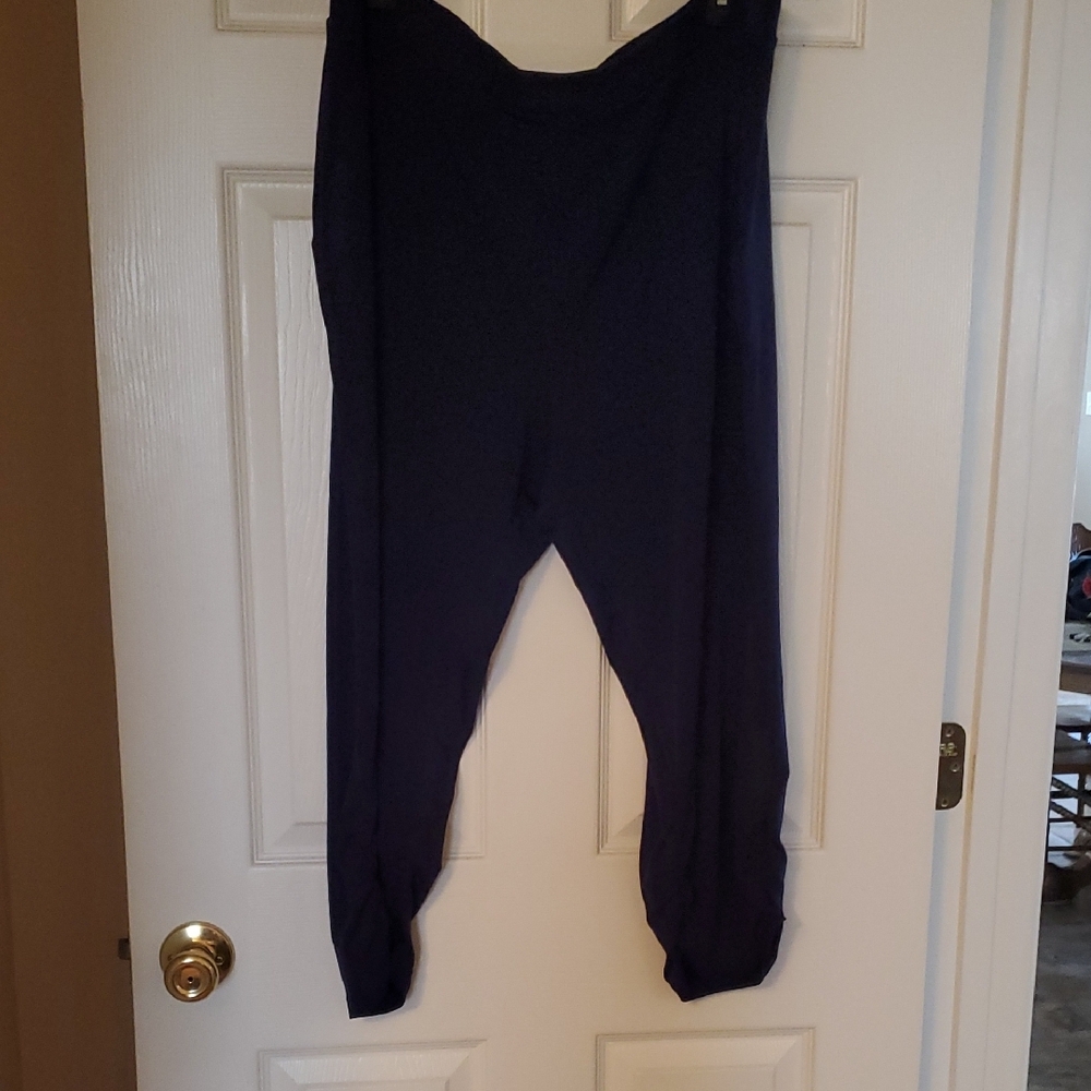 Susan Graver Cropped Stylish Navy Blue Pants